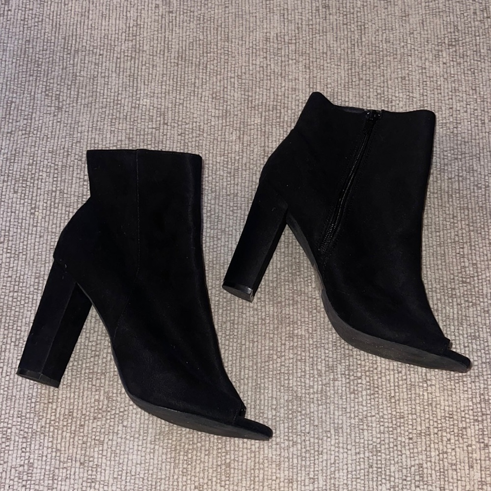 Fashion Nova black suede peep toe heels